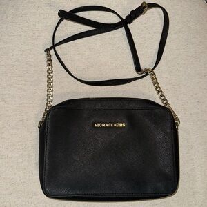 Micheal Kors crossbody bag
